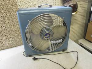 lot 186 image: (D-1) Vintage Eskimo Model 2016 Fan...