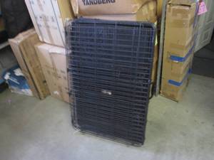 lot 217 image: (EC1) X-Large PetMate Metal Pet Ken...