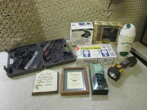lot 236 image: (D-4T) Lot of Misc See Photos...