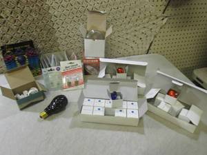 lot 254 image: (RMDR) Lot of Assorted Light Bulbs...