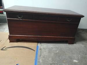 Roos Sweetheart Cedar Chest