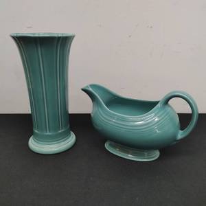 lot 9 image: Turquoise tone Fiesta vase and gravy bowl