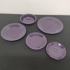 lot 19 image: Set of 5 Fiesta Ware, potentially Mulberry tone