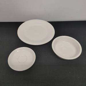 lot 20 image: Set of 3 Fiesta Ware in White