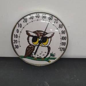 lot 38 image: Owl Outdoor Thermometer