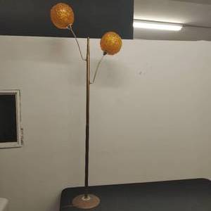 lot 65 image: Vintage MCM Floor Lamp