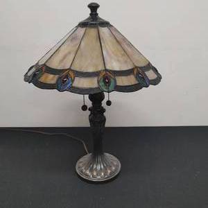 lot 74 image: Stained Glass Table Lamp- Round Shade