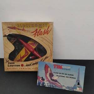 lot 80 image: Electormatic Flash Airplane and TIM Bird Toy