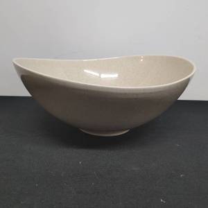 lot 81 image: Unmarked Pottery Bowl