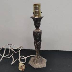 lot 105 image: Vintage Lamp Base