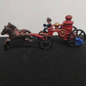 lot 109 image: Cast Iron Metal Horse Drawn Toy