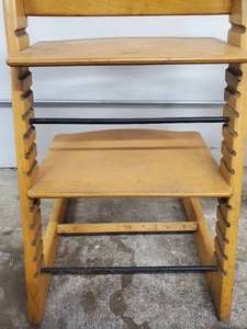 lot 168 image: Adjustable High Chair And Table Lamp