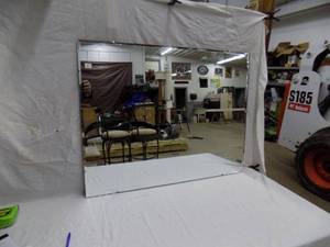 lot 8 image: Mirror