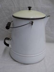 lot 10 image: White Porcelain Coffee Pot
