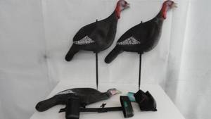lot 26 image: Decoys, Quiver, Gun Rest, Targets