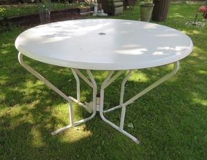lot 13 image: ROUND PATIO TABLE