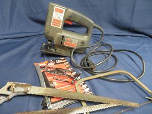 lot 58 image: SKIL JIGSAW, BLADES, 2 BONUS SAWS