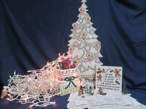 lot 98 image: CHRISTMAS COOKIE JAR TREE LACE HANGING, LIGHTS, AND MORE.