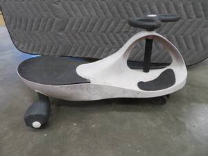 lot 118 image: RIDE ON TOY