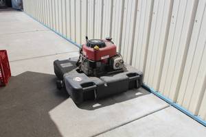lot 609 image: Darley Dolphin Floating Pump 12-12hp