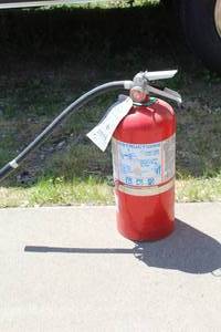 lot 617 image: ABC Dry Chemical 100 Fire Extinguisher