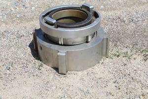 lot 627 image: Snap-Tite Fire Hose Coupling FT-50NST  with Storz 100 Adapter