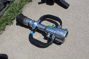 lot 639 image: Akron PDQ Imperial Fire Hose Spray Nozzle