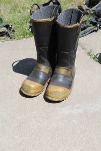 lot 673 image: Ranger Shoe-Fit Natural Rubber Boots Size 11 Medium