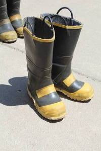 lot 676 image: Ranger Shoe-Fit Natural Rubber Boots Size 7 Medium