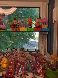lot 11 image: Lot of Solar Powered Dancing Toys See photos