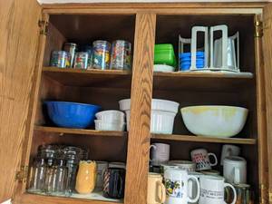 lot 15 image: Contents of Kitchen Cupboard Tumblers, Mugs, Mixing Bowls, etc.