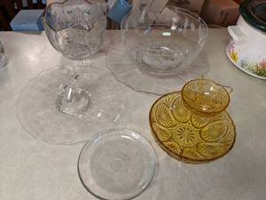 lot 22 image: Elegant Crystal Servingware See photos