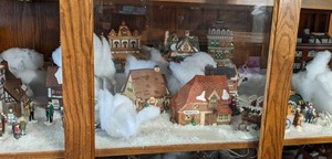 lot 40 image: Lot of Dept. 56 Heritage Village Buildings and Accessories (3 of 7)