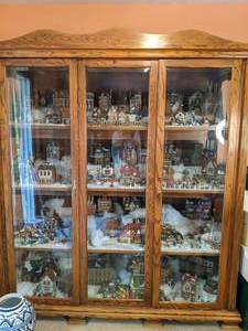 lot 42 image: Large Oak Glass Door Display Case with Locking Doors