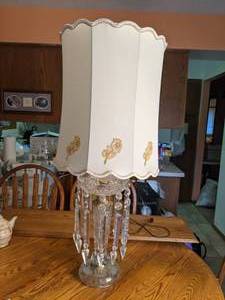 lot 7 image: Vintage 38 Crystal and Brass Lamp with Crystal Accents