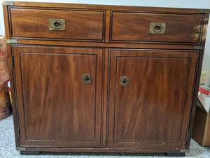 lot 58 image: Antique Thomasville Hutch 29.5x36x18