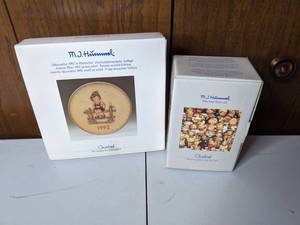 lot 204 image: Vintage Goebel Hummel Wayside Harmony Plate and Figurine 1992