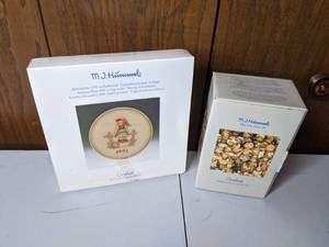 lot 208 image: Vintage Goebel Hummel Just Resting Plate and Figurine 1991