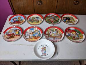 lot 212 image: Limited Edition Set of The Cambell Kids by Danbury Mint 8.25 Round Plates