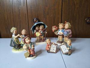lot 234 image: Set of (6) Vintage Hummel Figurines