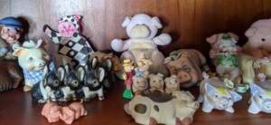 lot 245 image: Pigs APlenty See photos