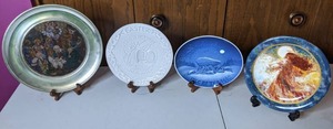 lot 276 image: (4) Collectible Plates ReligiousHoliday