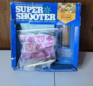 lot 277 image: Super Shooter Electric Cookie, Canape and Candy Maker