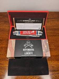 lot 69 image: 2A 1791 Defenders of Liberty Collectors Edition Pocket Knife This We Defend Trapper Edition