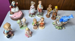 lot 322 image: Lot of Human and Animal Figurines
