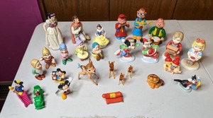lot 324 image: Lot of Plastic and Porcelain Figurines (Mostly Disney)