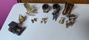 lot 328 image: Assorted Small Metal Figurines and Keepsakes