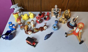 lot 329 image: Assorted Vintage Figurines See photos
