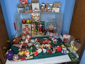 lot 398 image: Mixed Lot of Kitschy and Traditional Christmas Ornaments