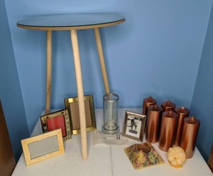 lot 367 image: Modern Accent Table, Candles, Picture Frames